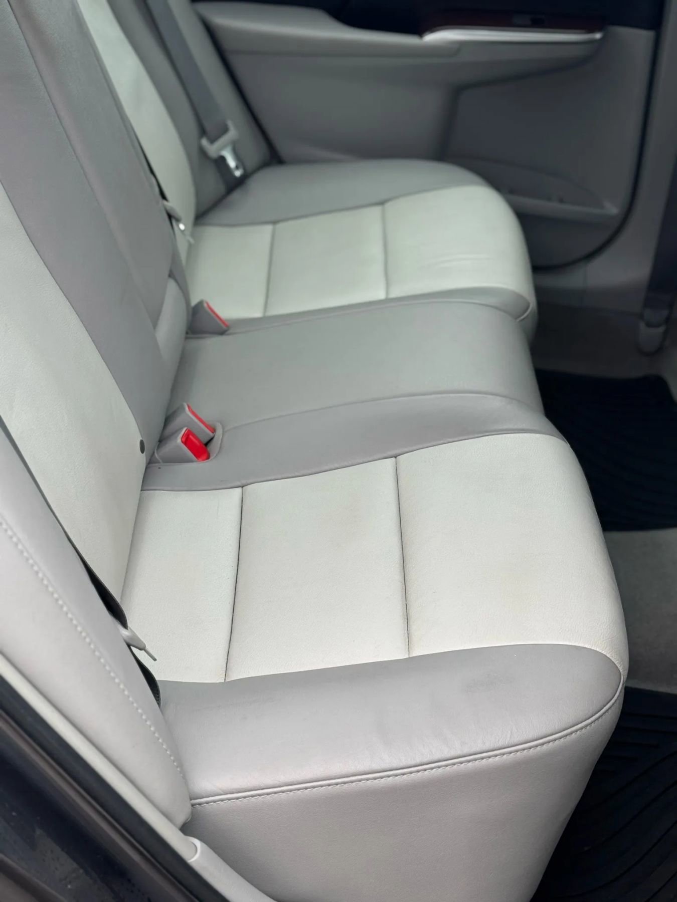 Used 2014 Toyota Camry XLE w/ Leather Package FWD image 9