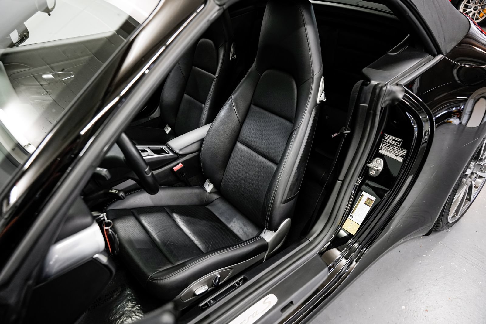 Used 2014 Porsche 911 Carrera S RWD image 17