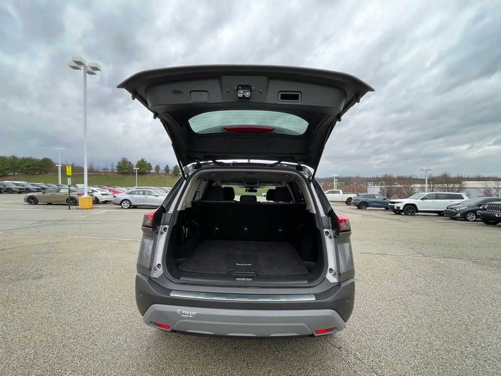 Used 2021 Nissan Rogue SV image 16