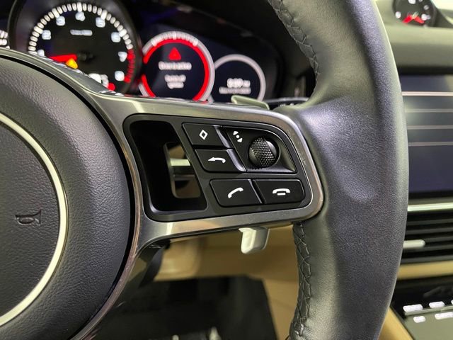 Used 2023 Porsche Cayenne w/ Premium Package image 37