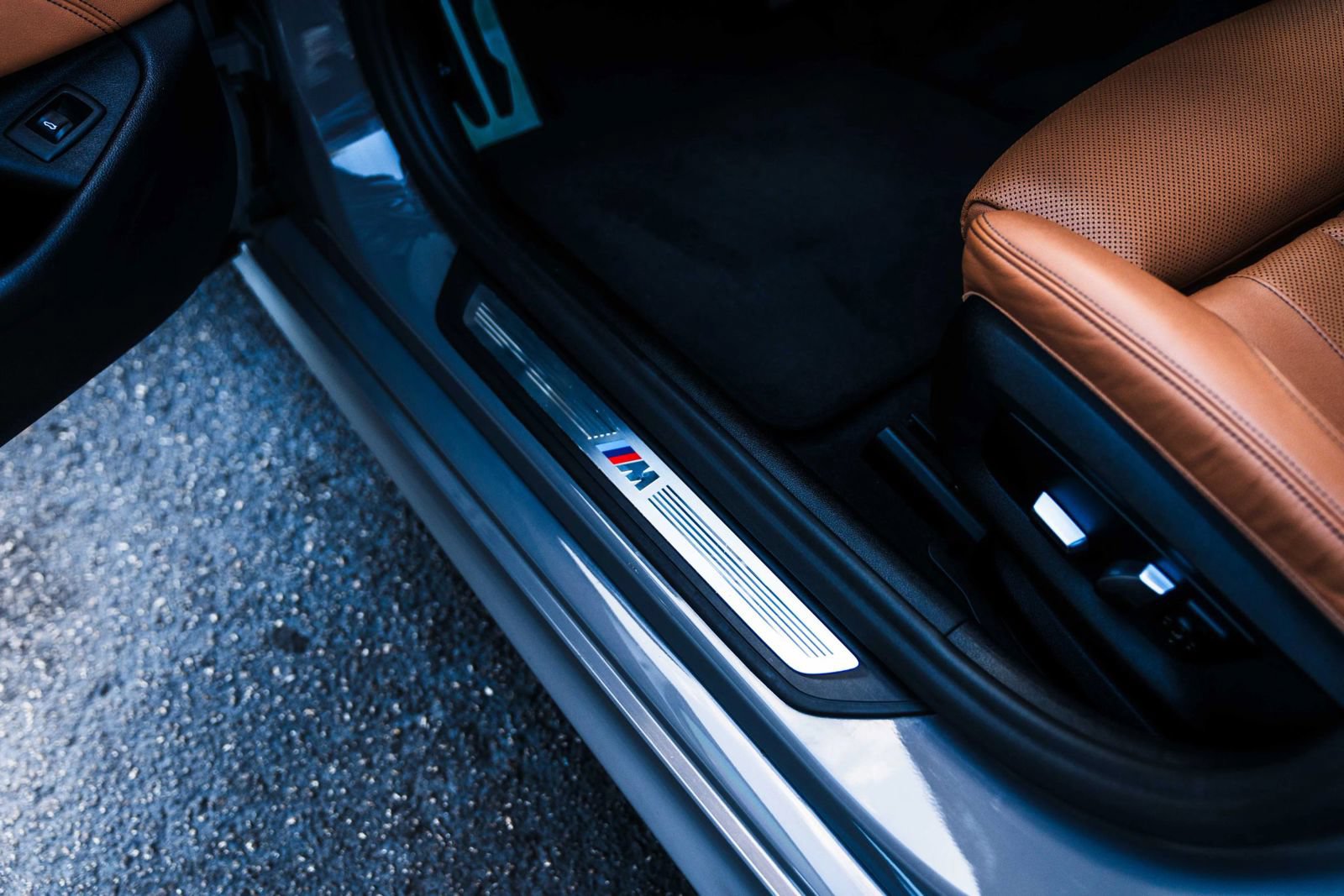 Used 2021 BMW 530i w/ M Sport Package RWD image 18