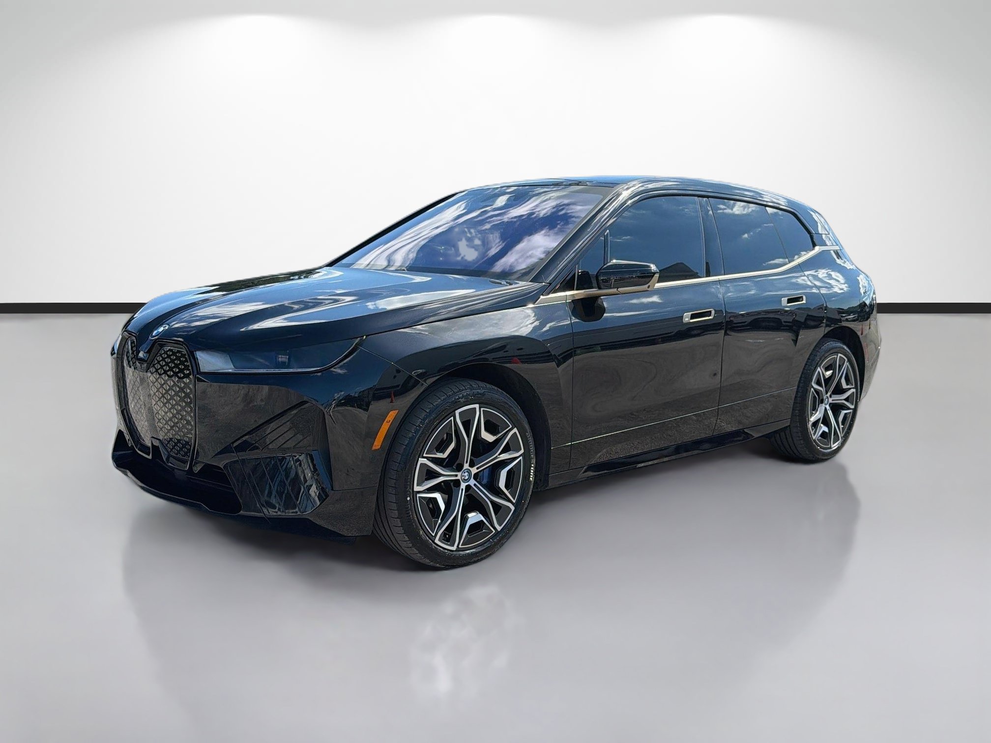 Used 2024 BMW iX xDrive50 w/ Premium Package AWD/4WD image 7