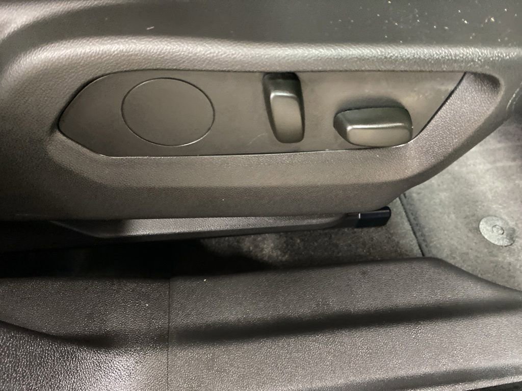 Used 2023 Buick Envision Essence w/ Technology Package I AWD/4WD image 29