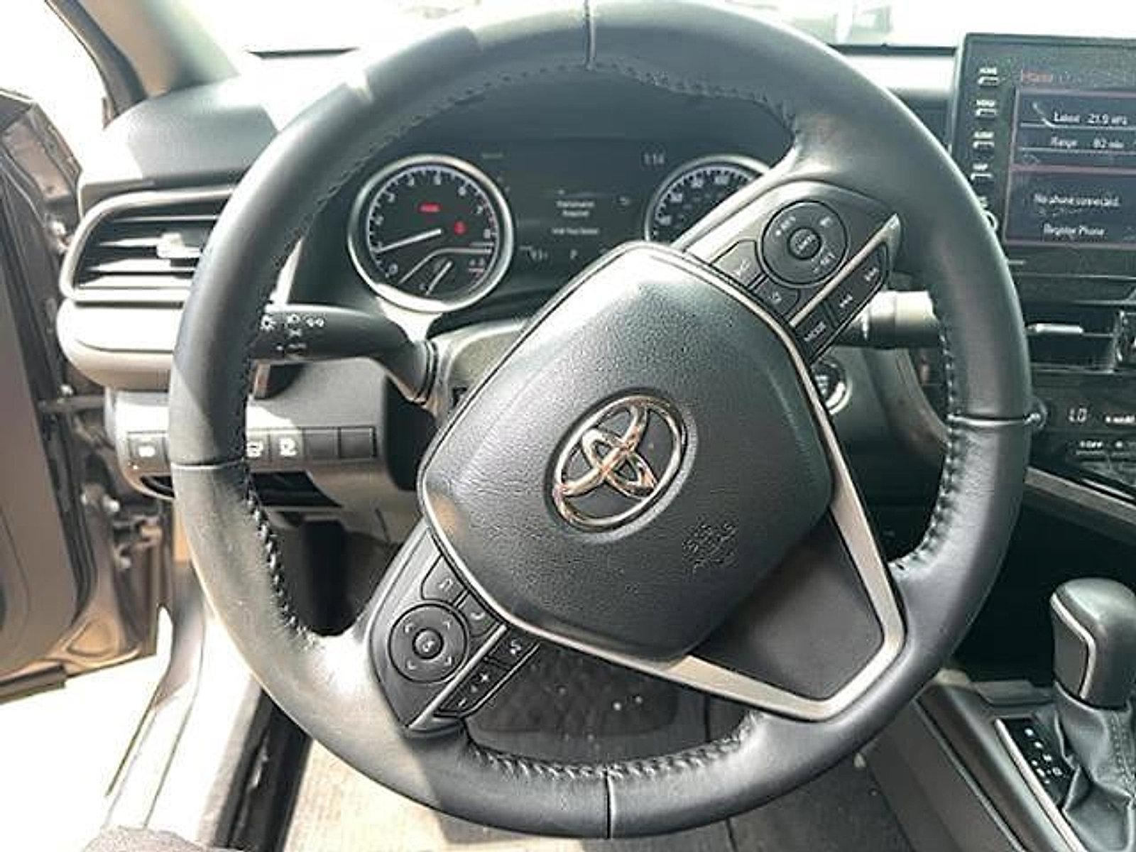Used 2024 Toyota Camry XLE image 12