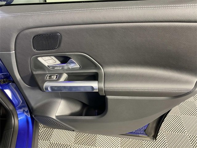 Used 2024 Mercedes-Benz GLB 250 image 24