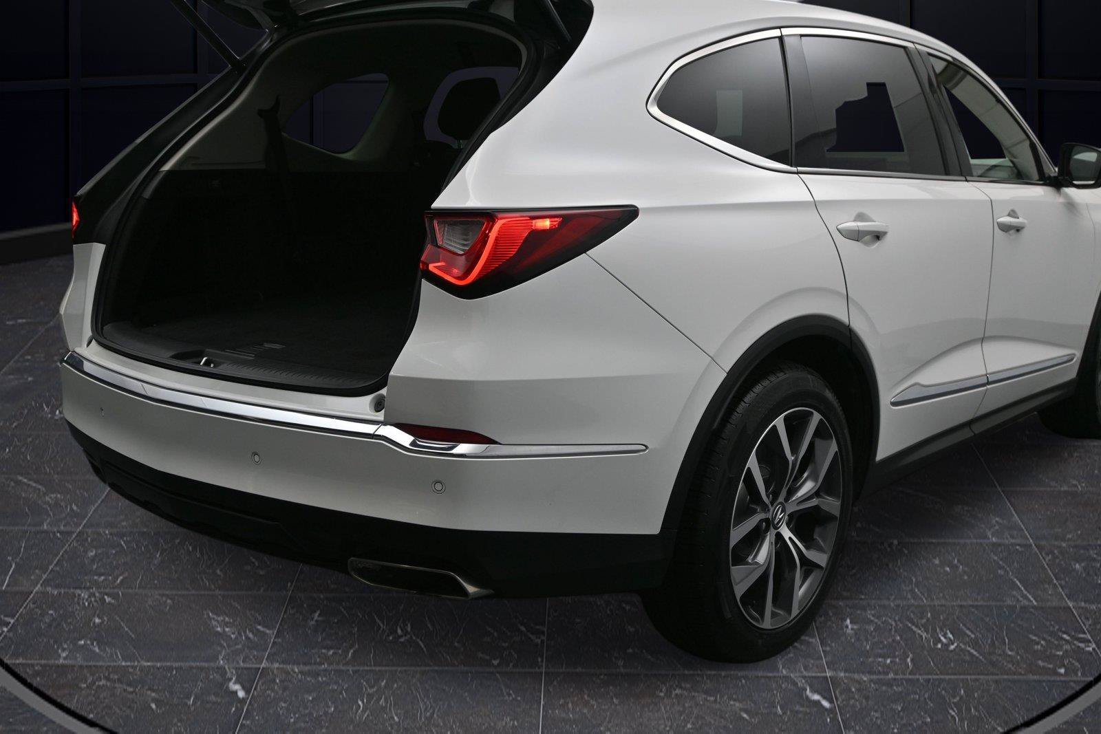 Certified 2023 Acura MDX w/ Technology Package AWD/4WD image 14
