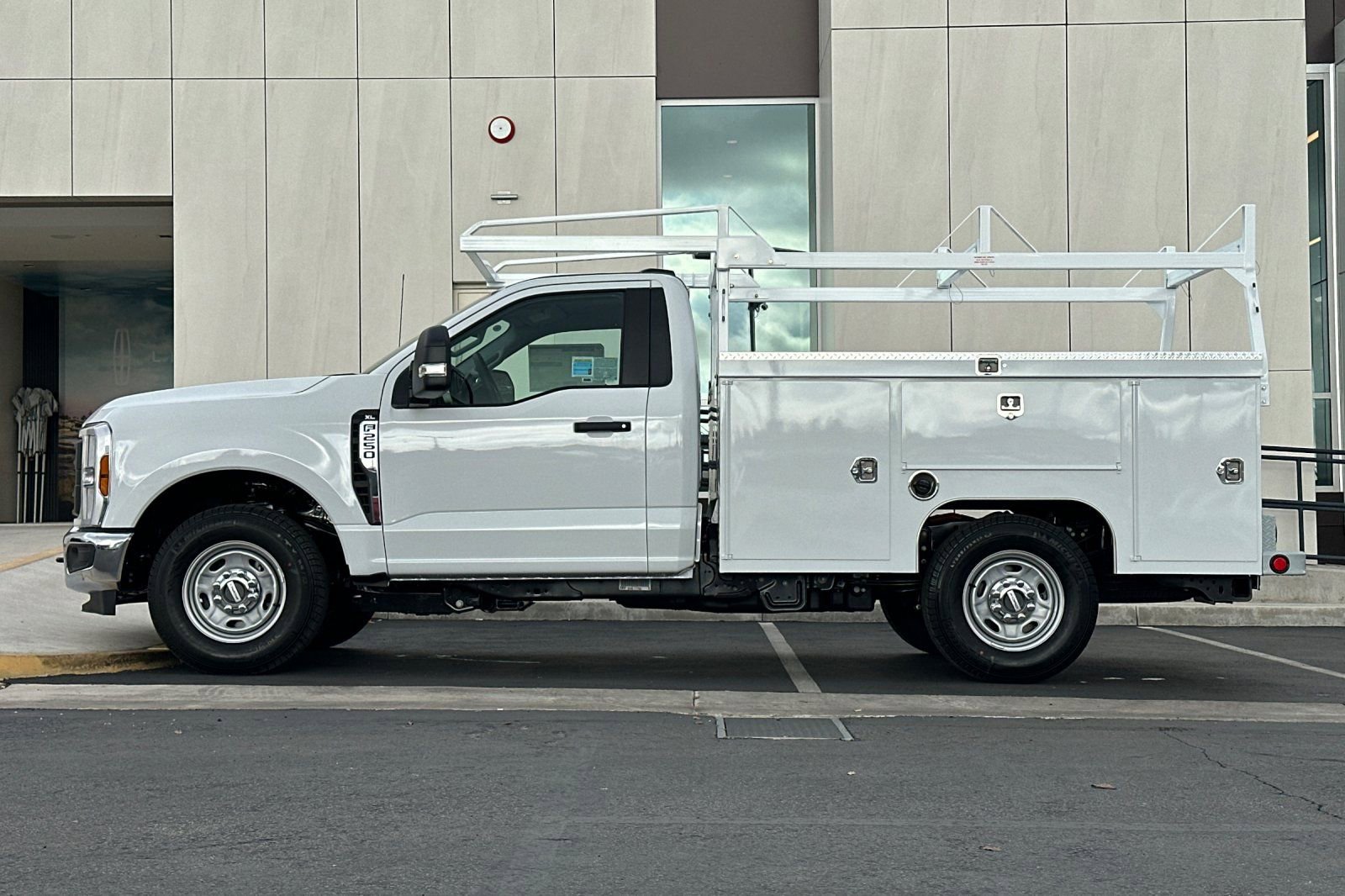 New 2026 Ford F250 XL w/ XL Chrome Package image 6