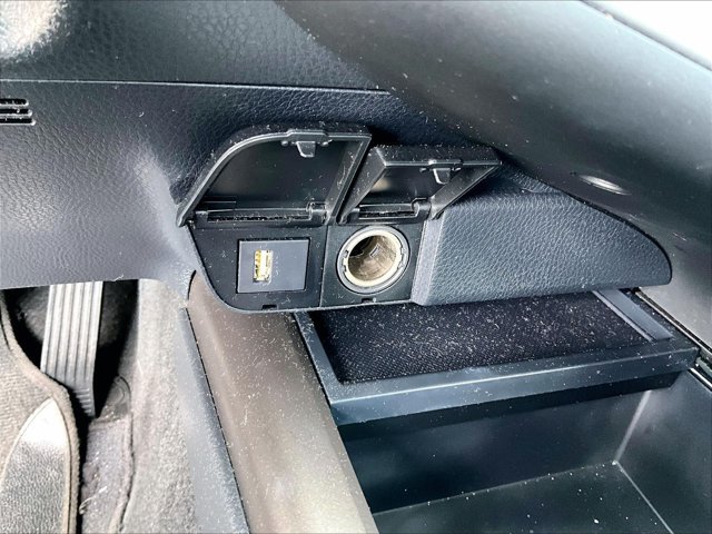 Used 2023 Toyota Camry SE FWD image 28