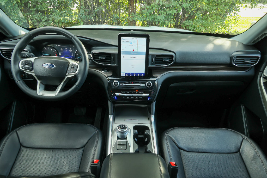 Certified 2023 Ford Explorer Limited w/ Limited Technology Package AWD/4WD image 7