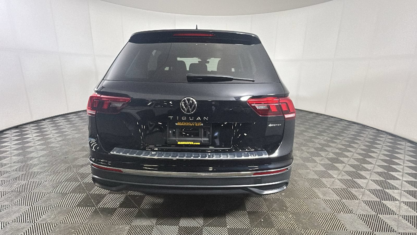 Used 2024 Volkswagen Tiguan Wolfsburg Edition AWD/4WD image 3