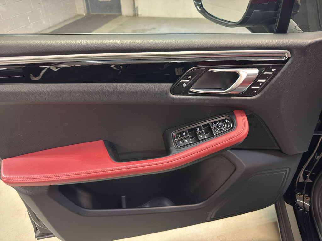 Used 2019 Porsche Macan image 14