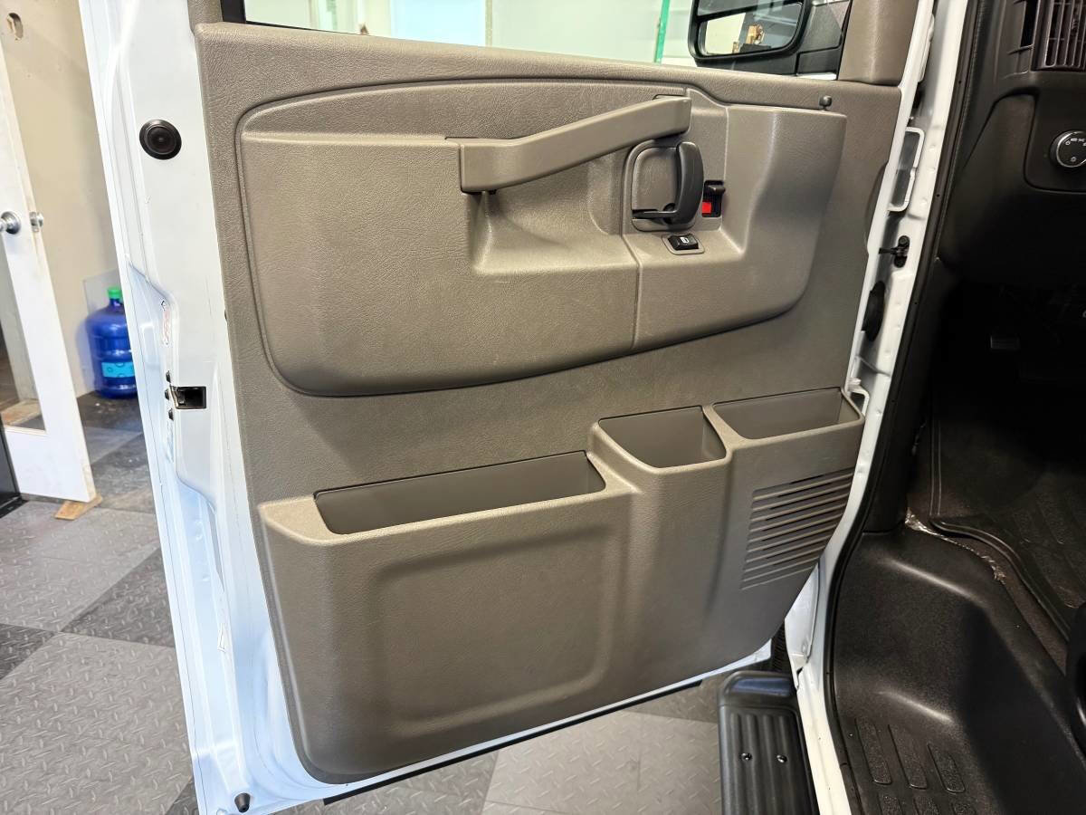 Used 2023 Chevrolet Express 3500 LT w/ LT Preferred Equipment Group image 10