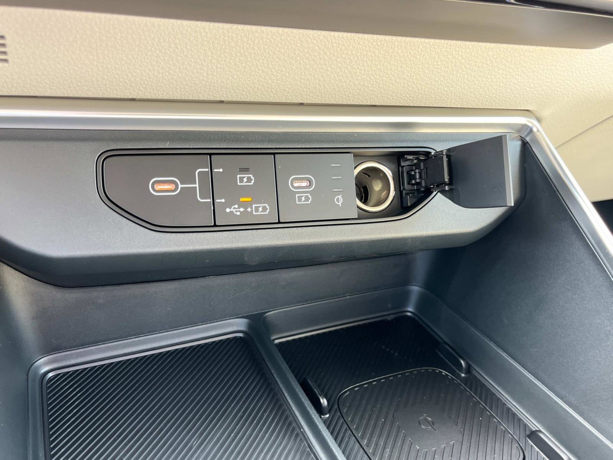 New 2026 Kia Carnival EX FWD image 30