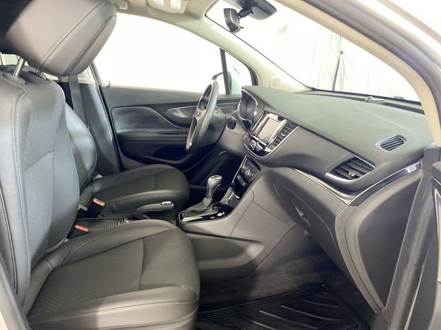 Used 2022 Buick Encore Preferred w/ Safety Package image 35