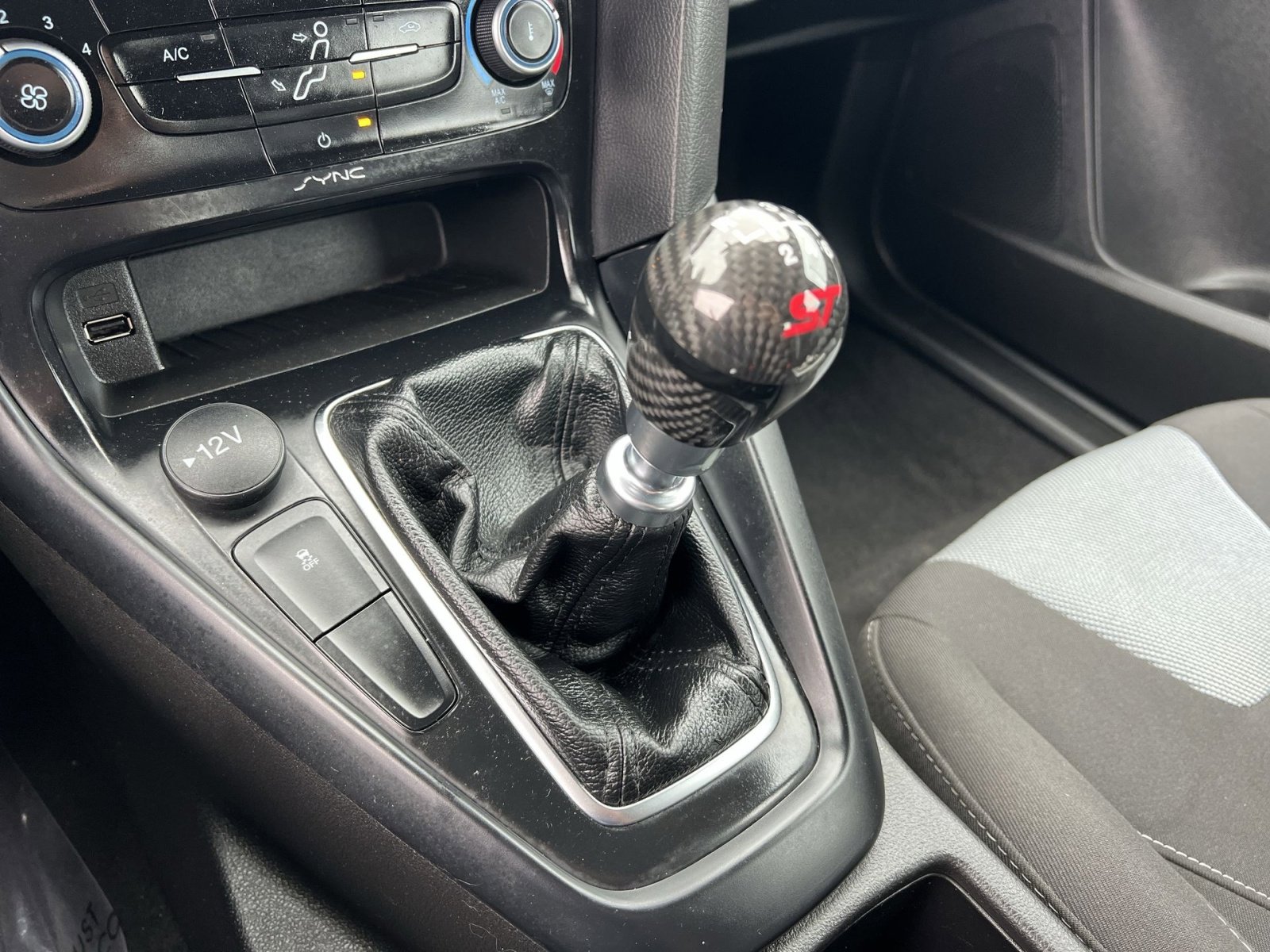 Used 2018 Ford Focus ST FWD image 27