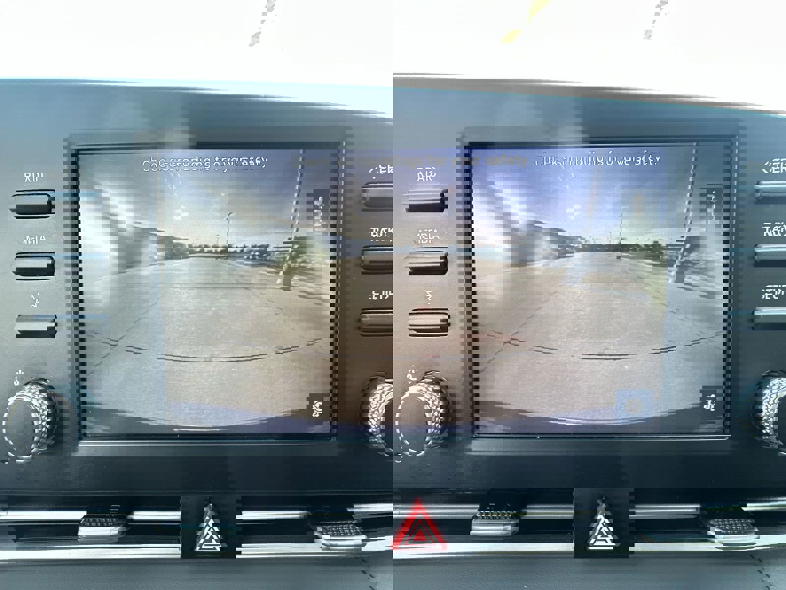 Used 2023 Hyundai Elantra SE image 14