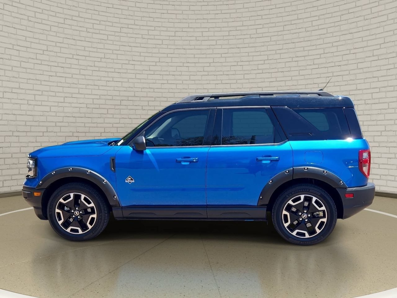 Used 2022 Ford Bronco Sport Outer Banks w/ Tech Package AWD/4WD image 8