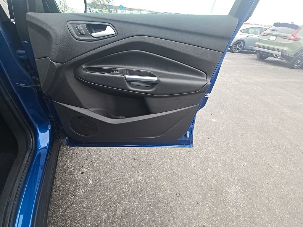 Used 2017 Ford Escape SE w/ Equipment Group 201A image 31