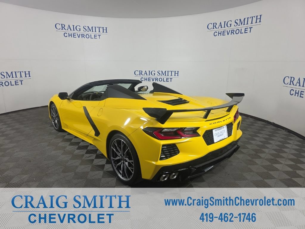 Used 2025 Chevrolet Corvette Stingray Premium Conv w/ Z51 Performance Package RWD image 3