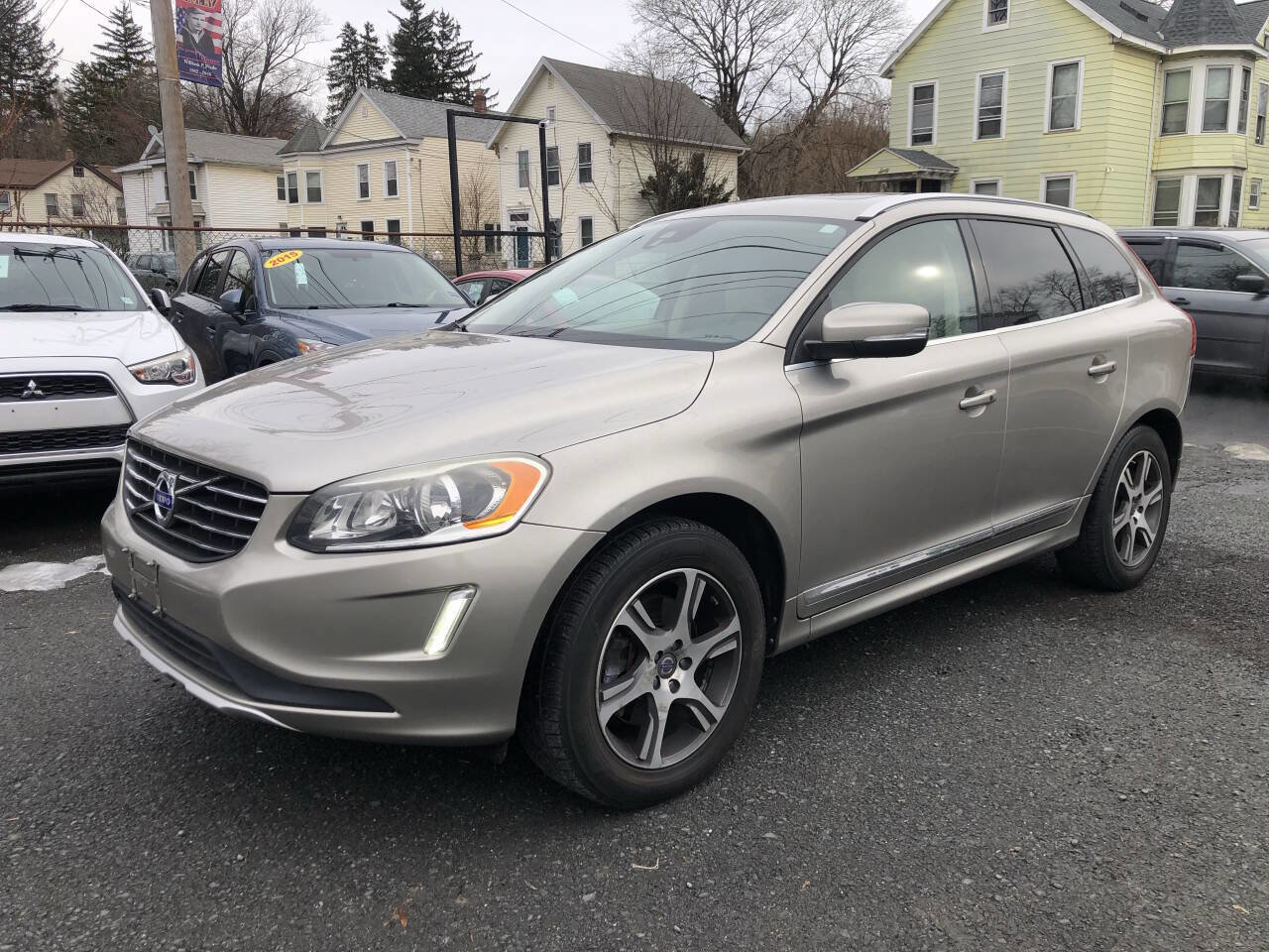 Used 2015 Volvo XC60 T6 image 5