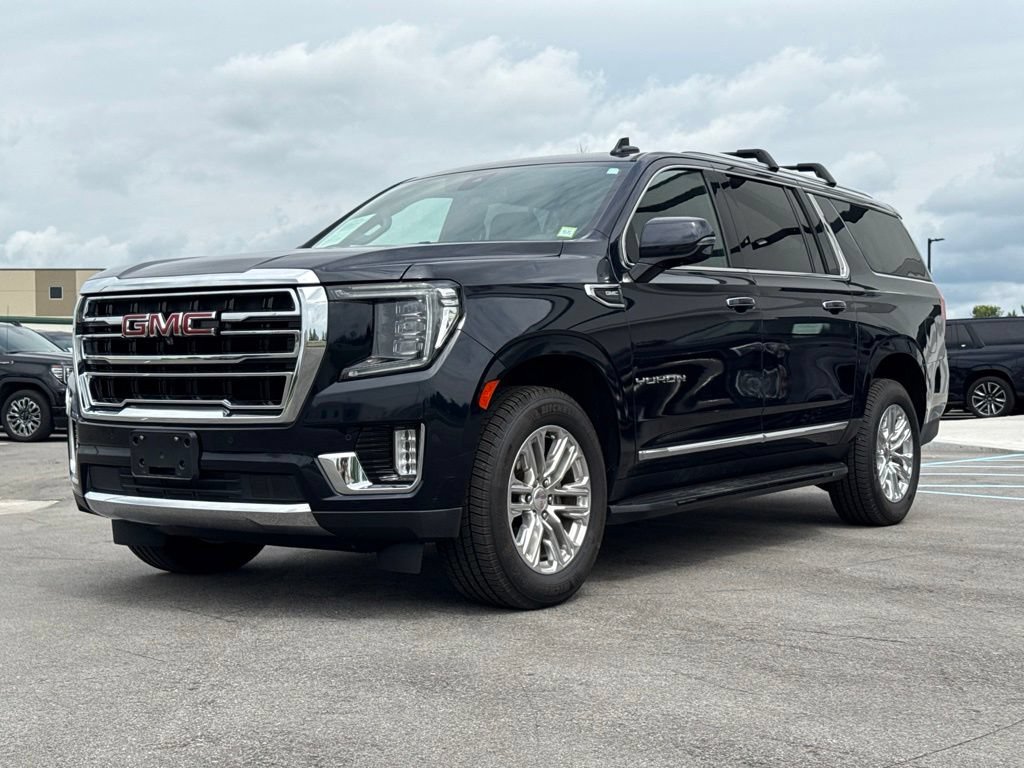 Used 2022 GMC Yukon XL SLT w/ SLT Premium Package AWD/4WD image 3