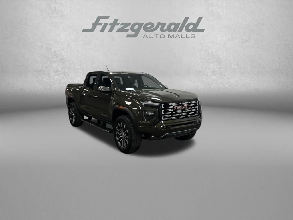 Used 2025 GMC Canyon Denali image 9
