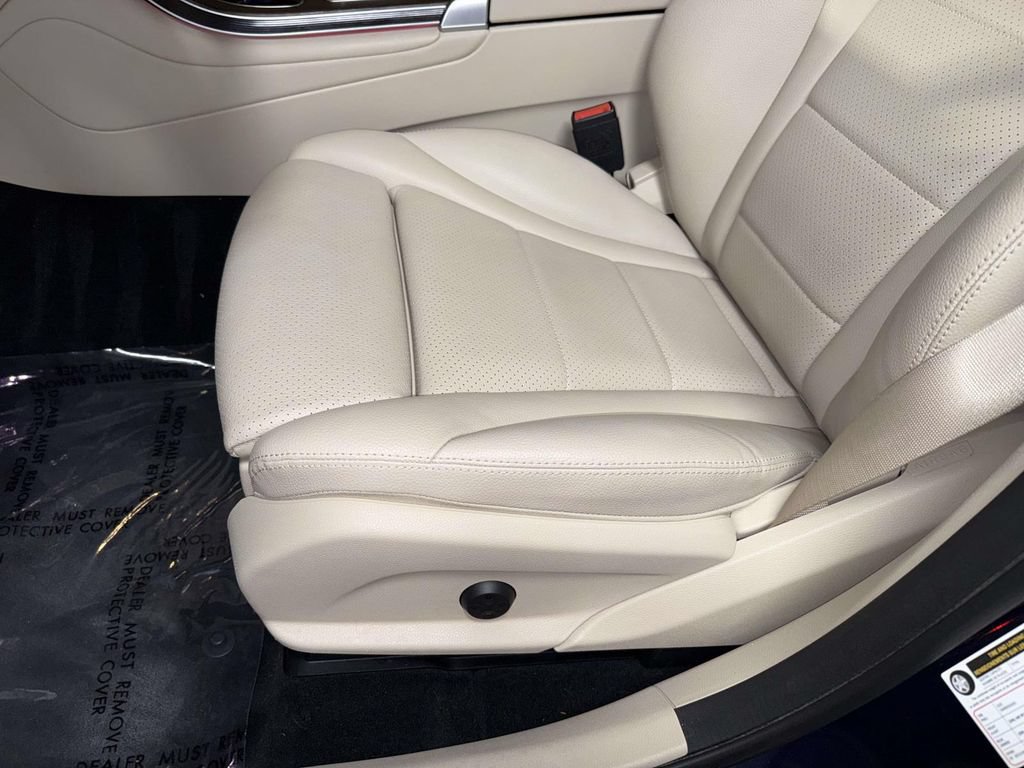 Used 2022 Mercedes-Benz GLC 300 4MATIC w/ Multimedia Package Lite image 3