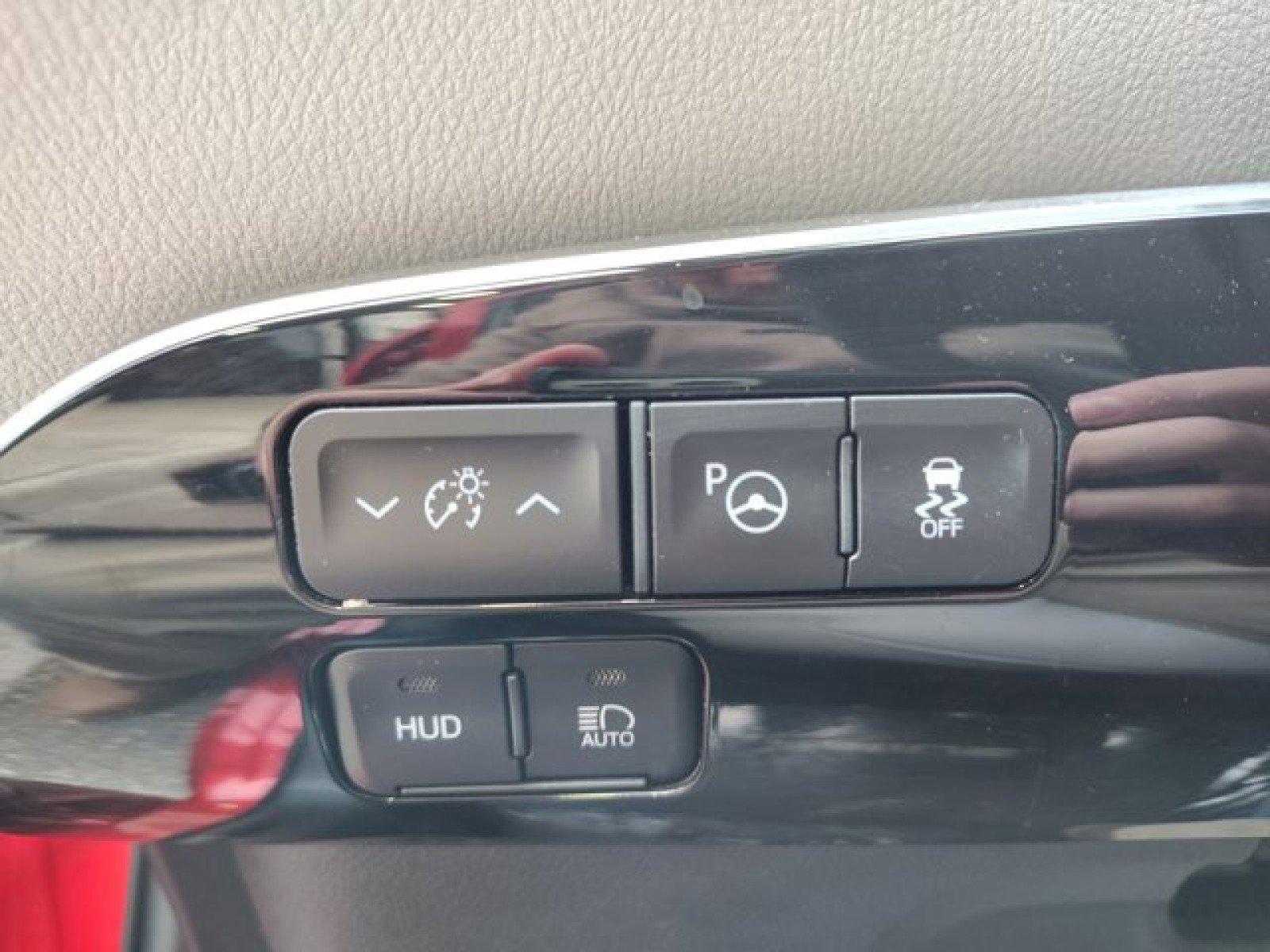 Used 2022 Toyota Prius Limited w/ Premium Convenience Package FWD image 27