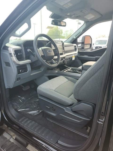 New 2026 Ford F350 XLT image 37