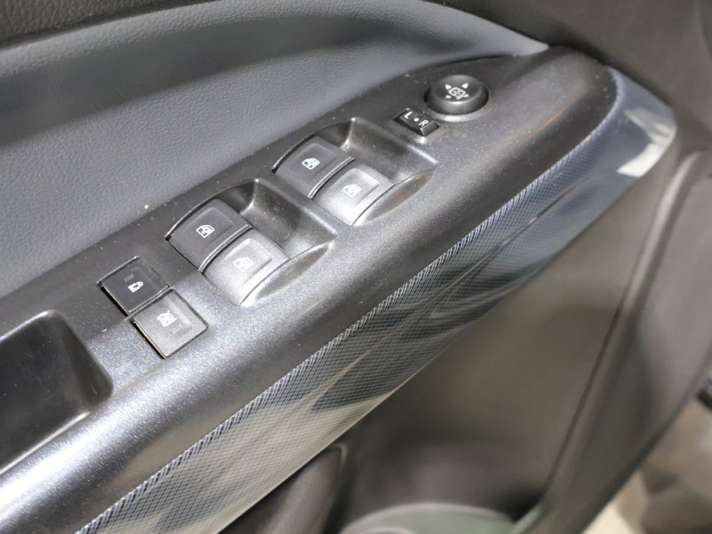 Used 2021 Chevrolet Colorado Z71 w/ Safety Package AWD/4WD image 14