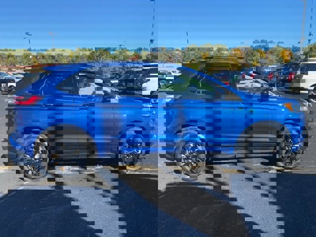 Certified 2022 Ford Edge SE w/ Black Appearance Package image 2