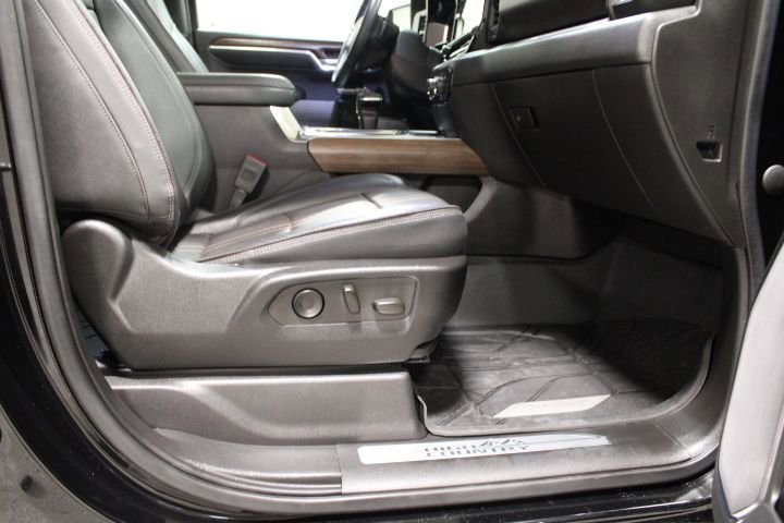 Used 2023 Chevrolet Silverado 1500 High Country w/ High Country Premium Package AWD/4WD image 27