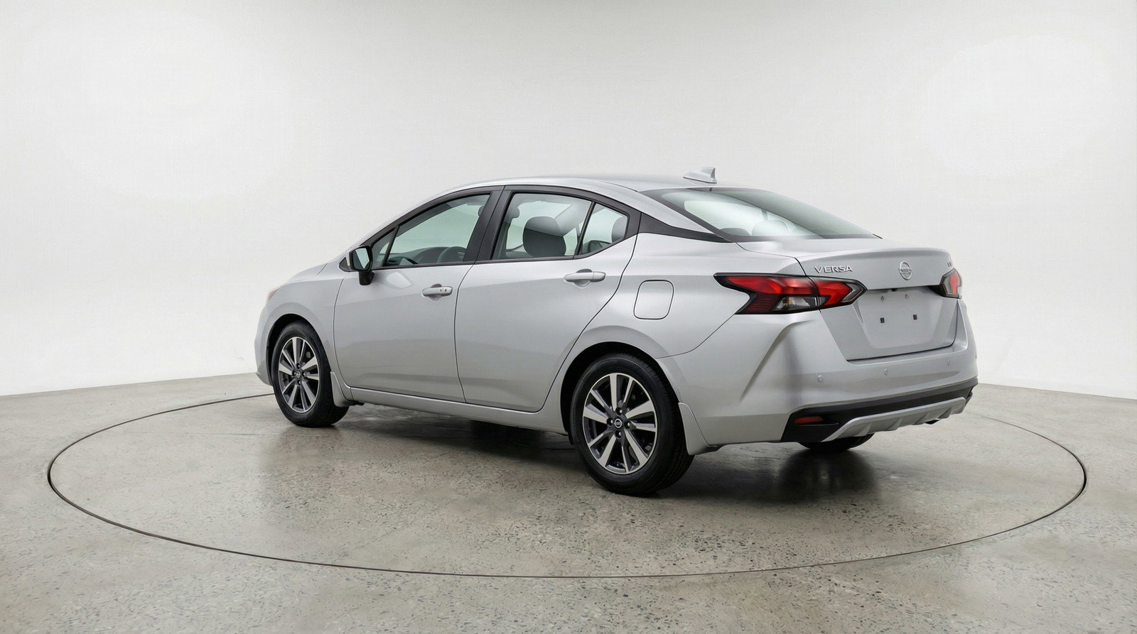 Used 2025 Nissan Versa SV image 6