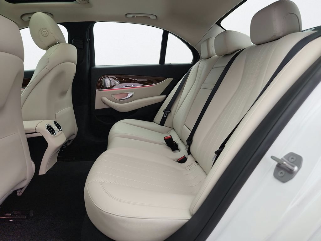 Used 2017 Mercedes-Benz E 300 4MATIC image 26