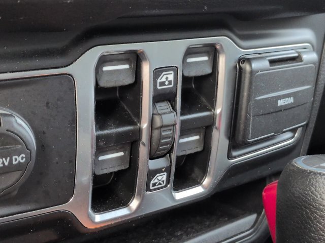 Used 2024 Jeep Wrangler Unlimited Sport AWD/4WD image 22