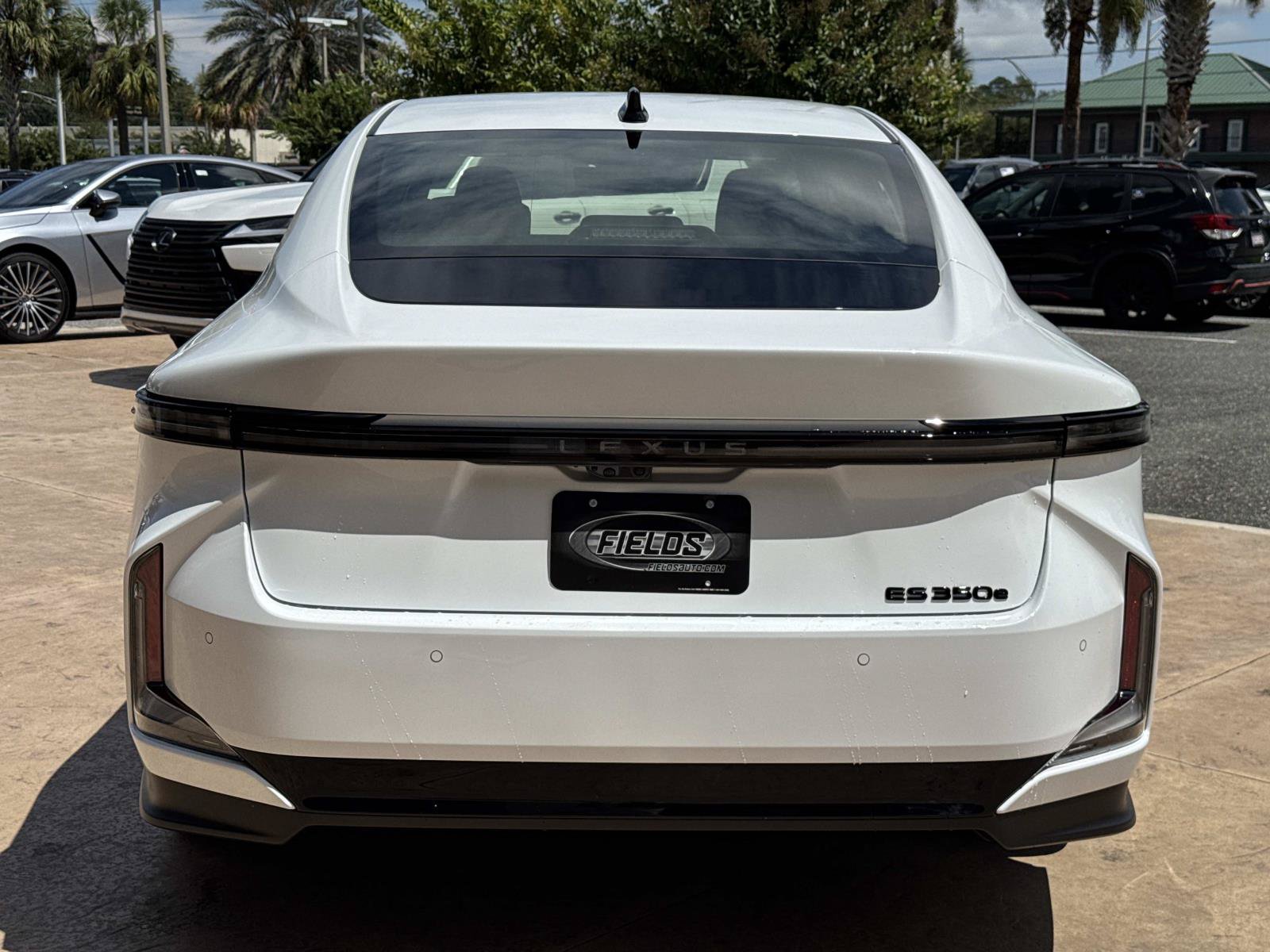 New 2026 Lexus ES 350e w/ Cold Area Package FWD image 4