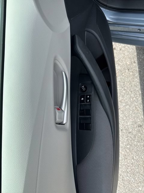 Used 2020 Toyota Corolla LE FWD image 16
