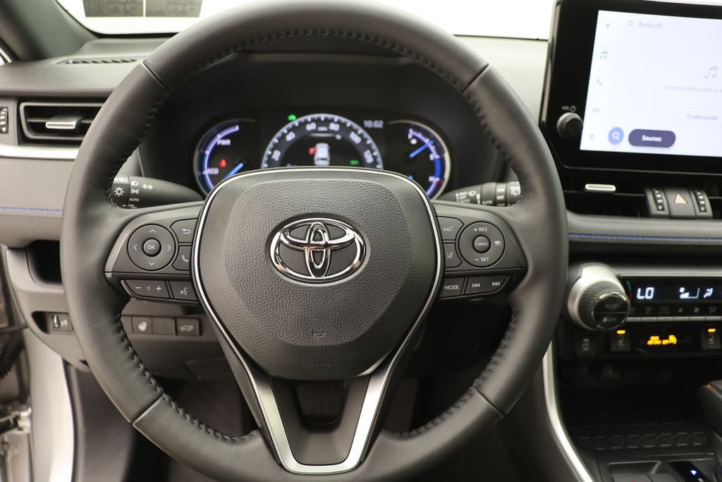 Used 2025 Toyota RAV4 XSE w/ Weather Package AWD/4WD image 17