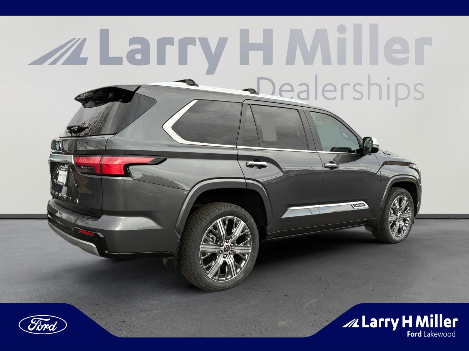 Used 2024 Toyota Sequoia Capstone image 5