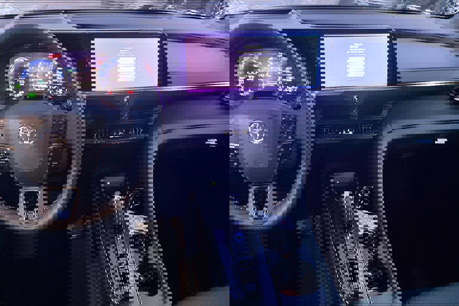 New 2026 Toyota Crown Platinum image 6