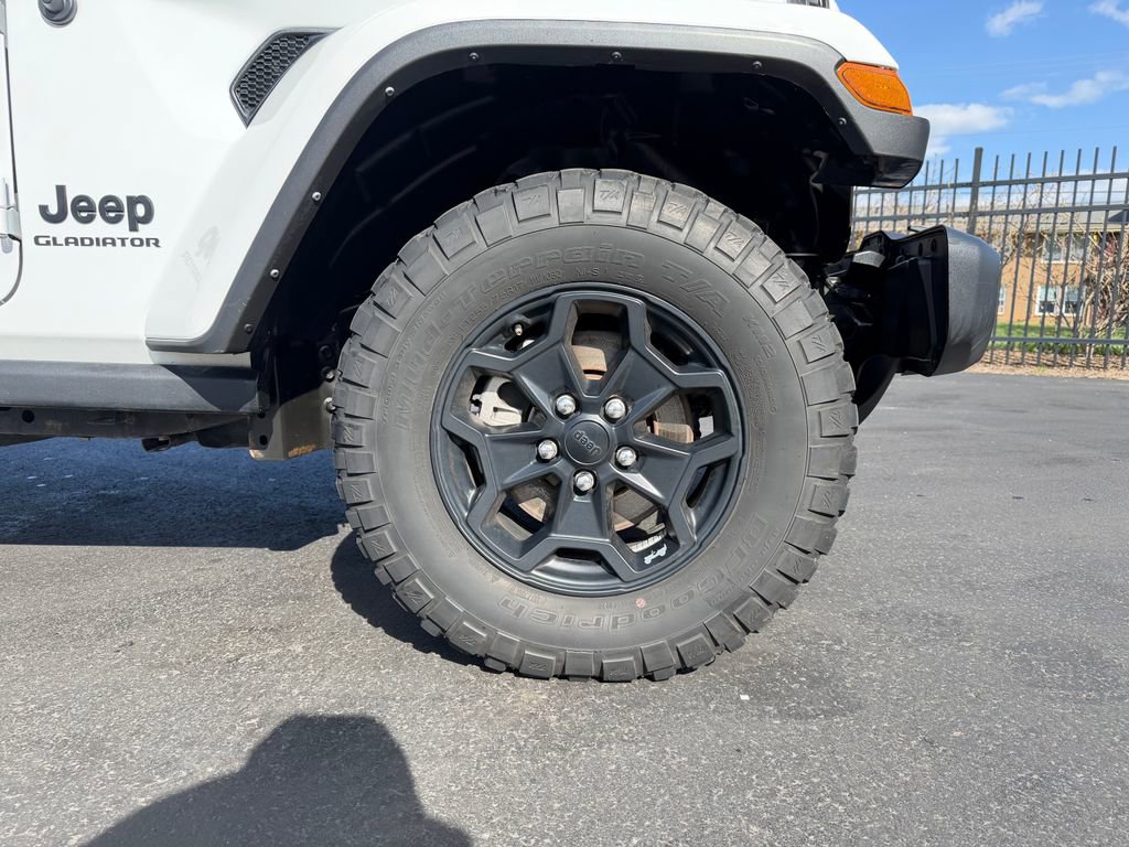 Used 2022 Jeep Gladiator Willys image 10