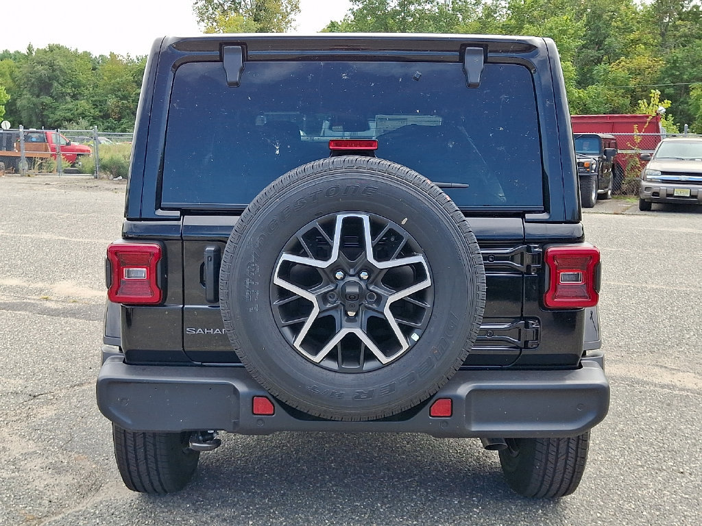 New 2027 Jeep Wrangler Unlimited Sahara AWD/4WD image 7