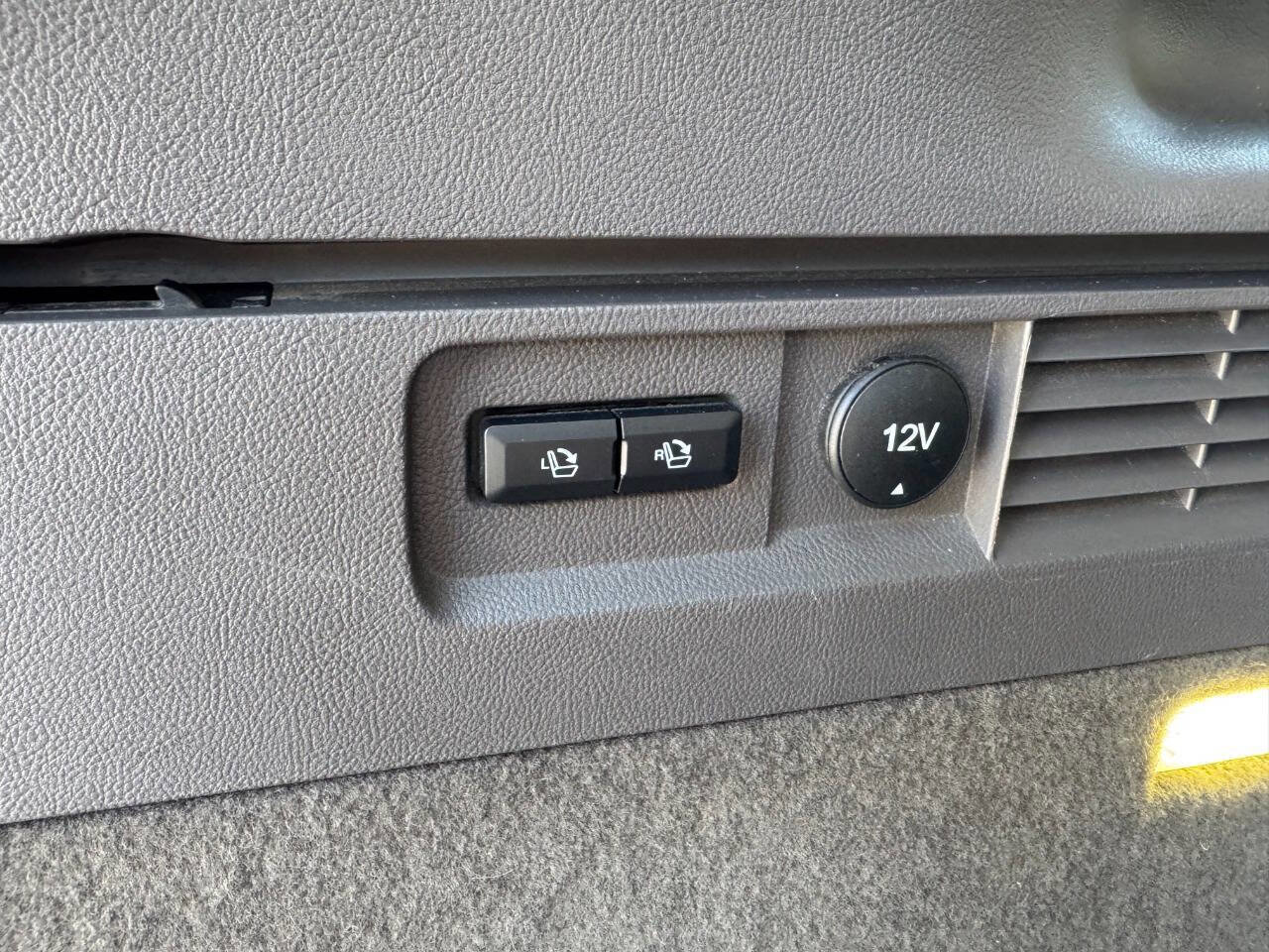 Used 2016 Lincoln MKX Reserve w/ Luxury Package image 41