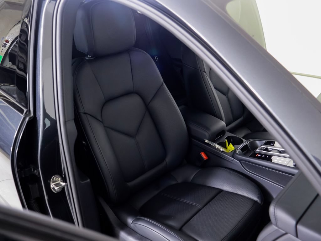 Certified 2026 Porsche Macan S AWD/4WD image 27