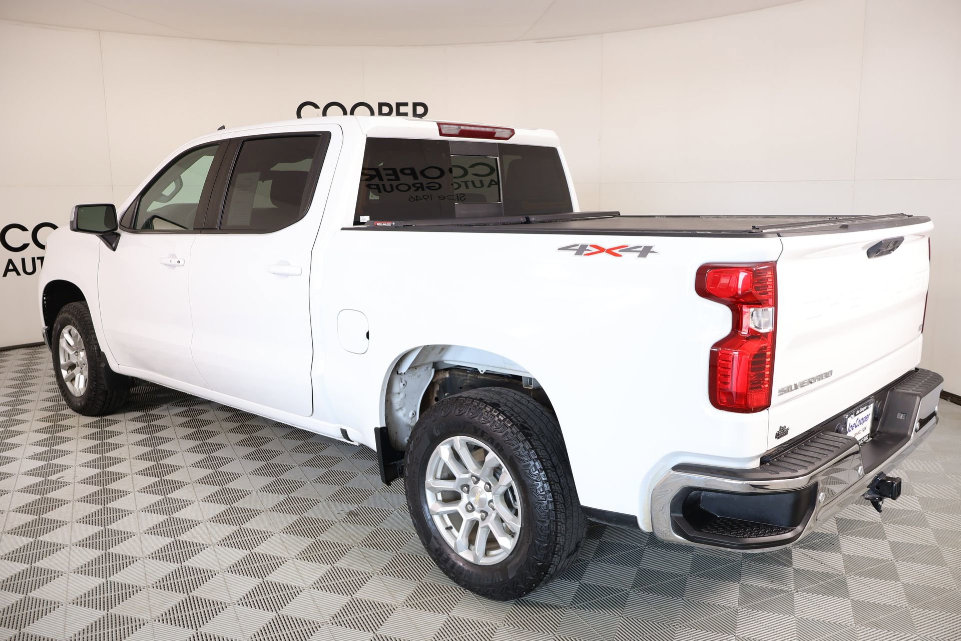 Used 2024 Chevrolet Silverado 1500 LT w/ Convenience Package II image 23