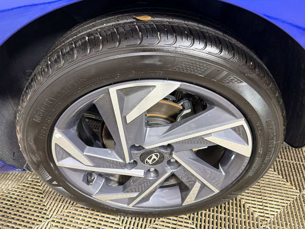 Used 2025 Hyundai Elantra Sport image 19