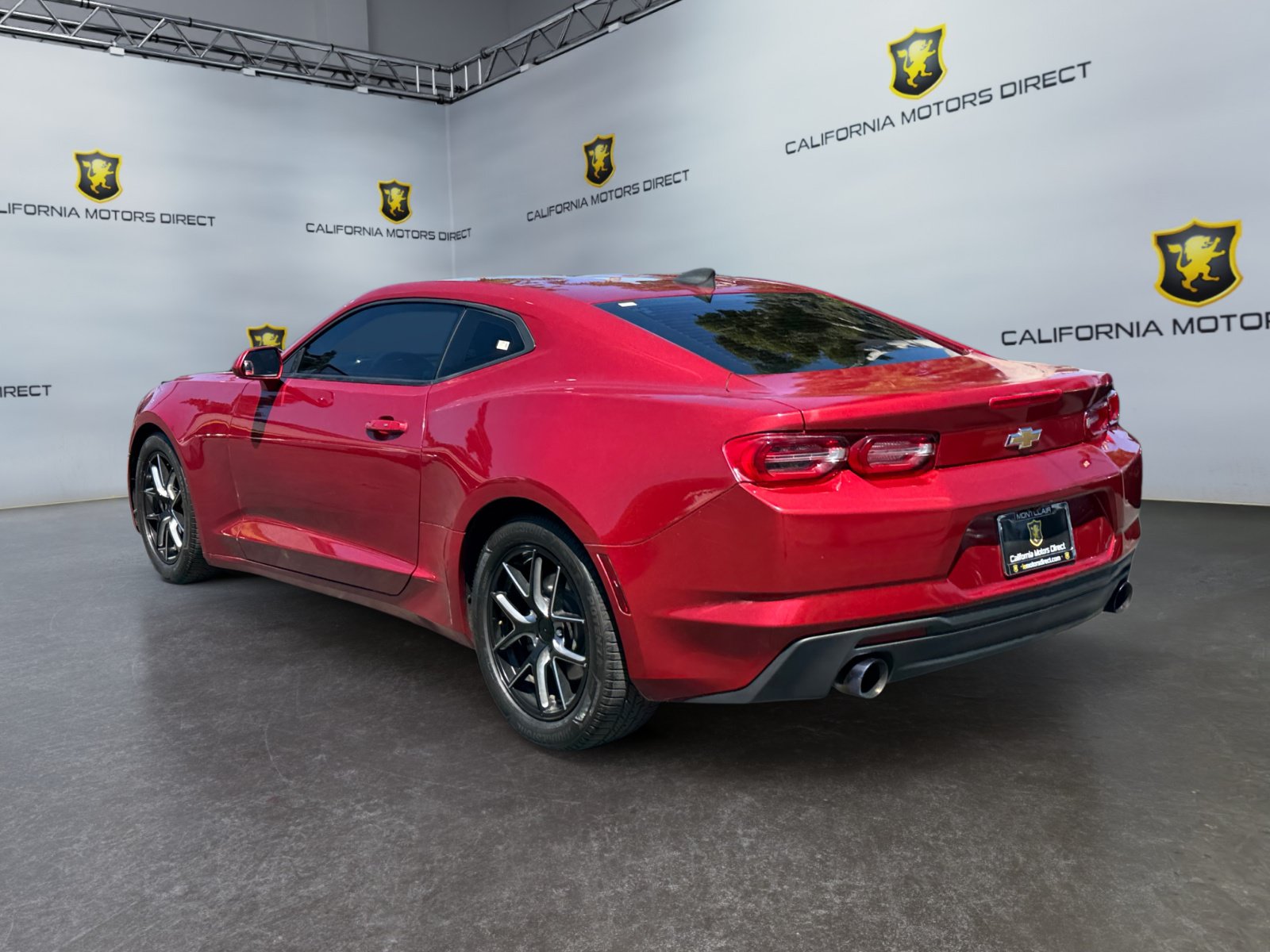 Used 2020 Chevrolet Camaro LT RWD image 3