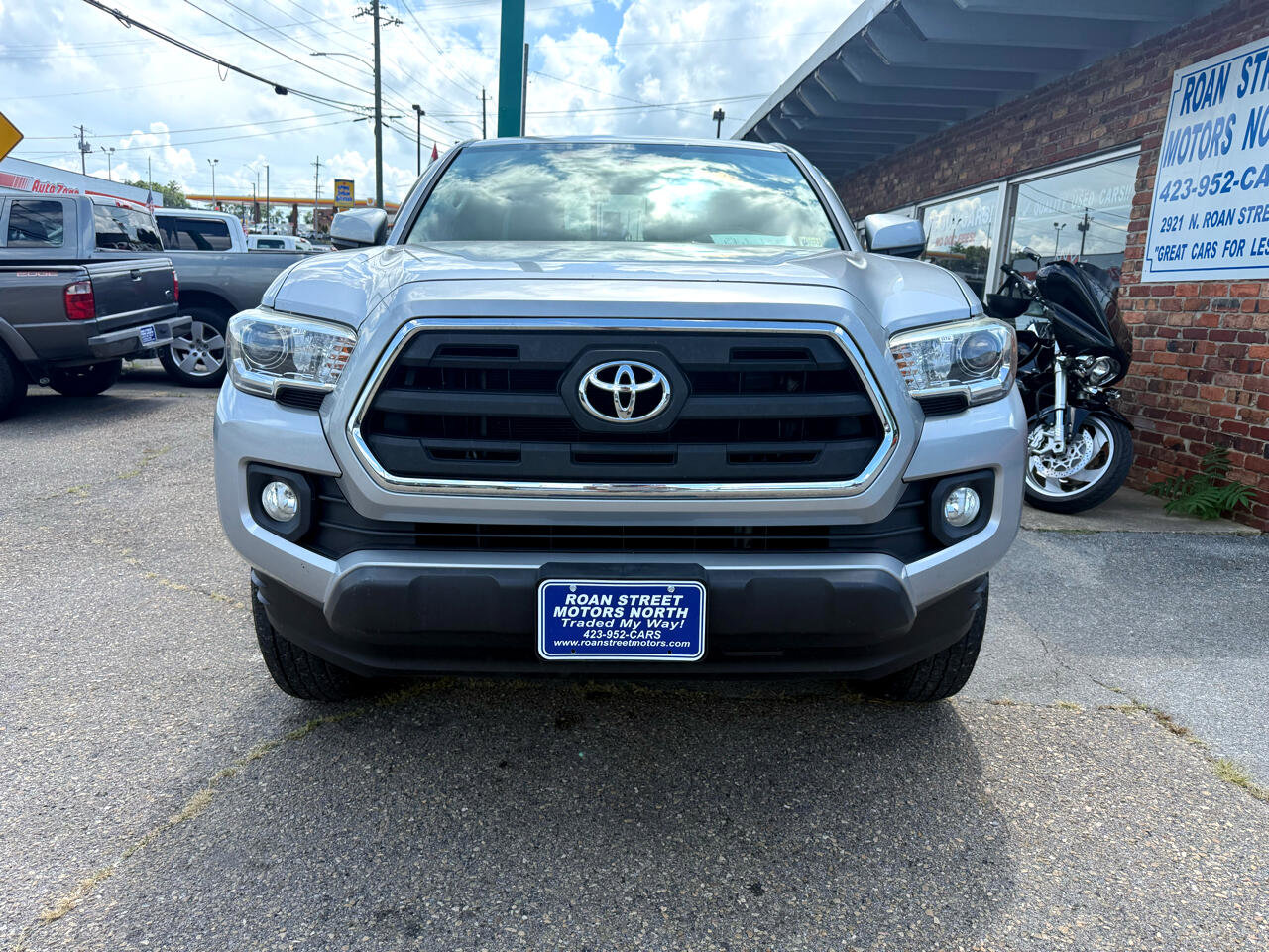 Used 2017 Toyota Tacoma SR5 image 8