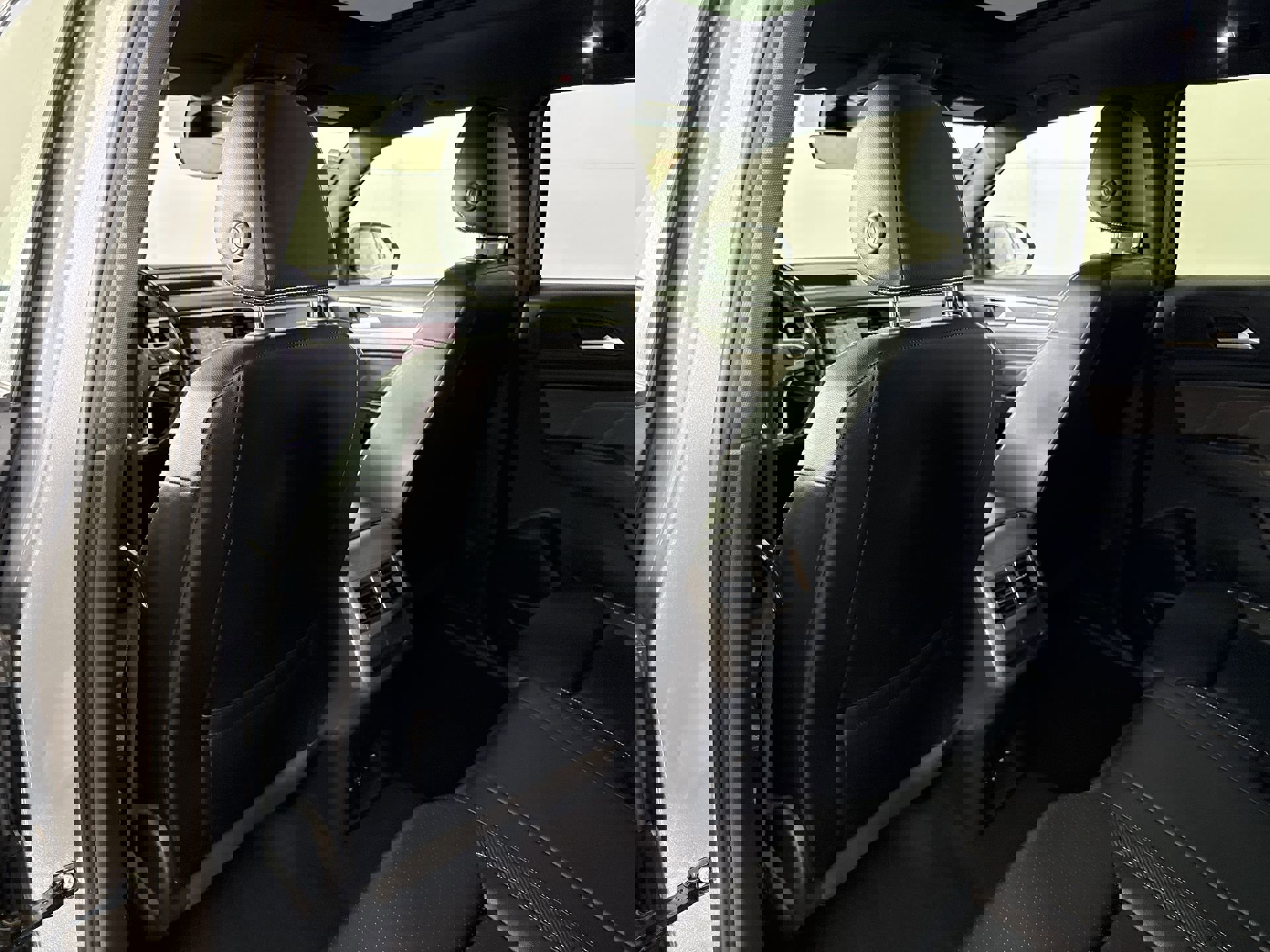 Used 2021 Volkswagen Atlas Cross Sport SEL R-Line image 26