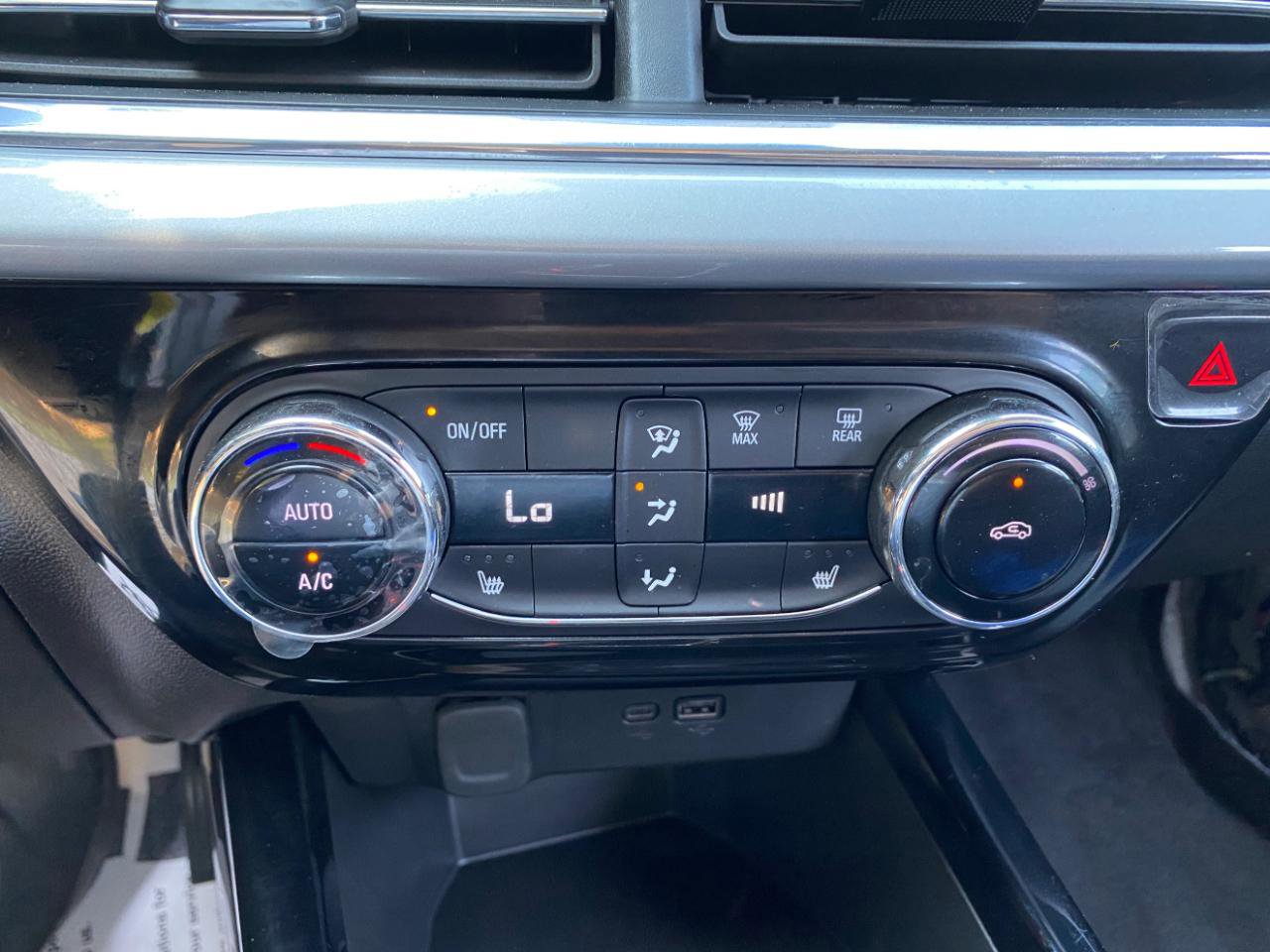 Used 2025 Chevrolet Trax LT w/ Driver Confidence Package image 63